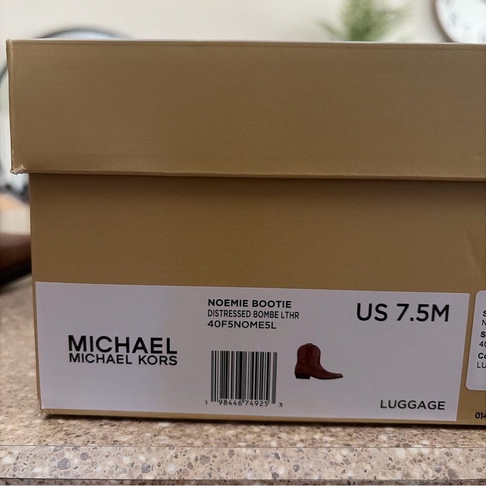 Michael Kors Noemie Distressed Bombe Leather Bootie Boots Luggage Brown Size 7.5 - Picture 7 of 7